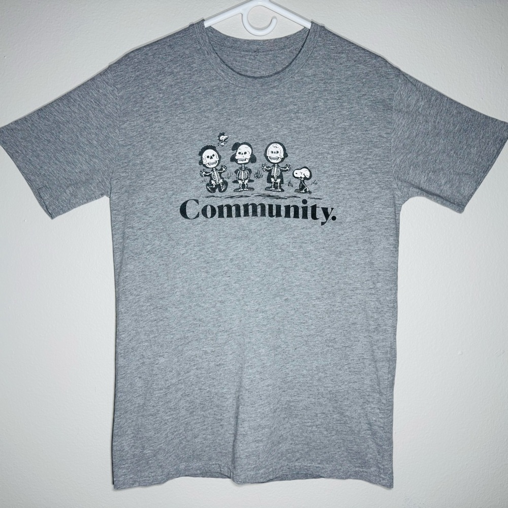 Community Brand Peanuts Skeleton Halloween Graphic T-Shirt Size Medium Gray